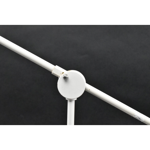 173 - A retro mid 20th century white enamel metal counterweight desk table lamp light. The lamp having a d... 