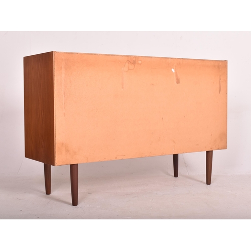 39 - Danish Modern Design - a retro mid 20th century circa 1960s teak wood chest of drawers. The chest ha... 