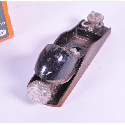 220 - Collection of late 19th / 20th century carpenter hand planes. Comprised of a late 19th century Stanl... 