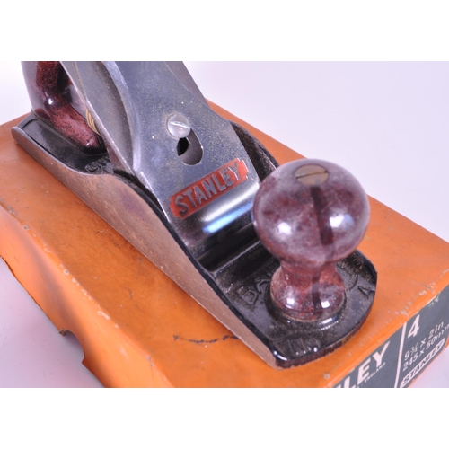 220 - Collection of late 19th / 20th century carpenter hand planes. Comprised of a late 19th century Stanl... 