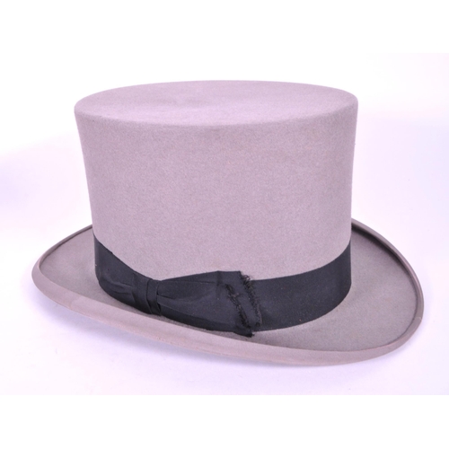 252 - G. A. Dunn & Co - Early 20th century grey ascot top hat from Piccadilly Circus, London. Housed w... 