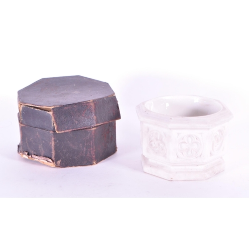 254 - Thomas Pratt & Sons - Late 19th century Parian gothic traveling font housed within the original ... 