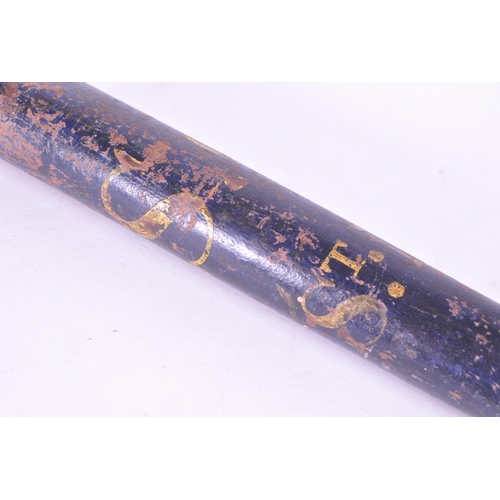 266 - 19th century black painted turned wood Police truncheon with gilt lettering 'S C' Special Constable,... 