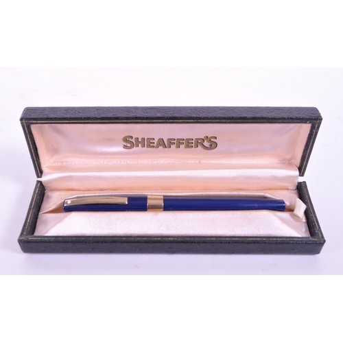286 - Sheaffer's, USA - A vintage 20th century fountain writing pen. With branded box, 14ct gold nib in a ... 