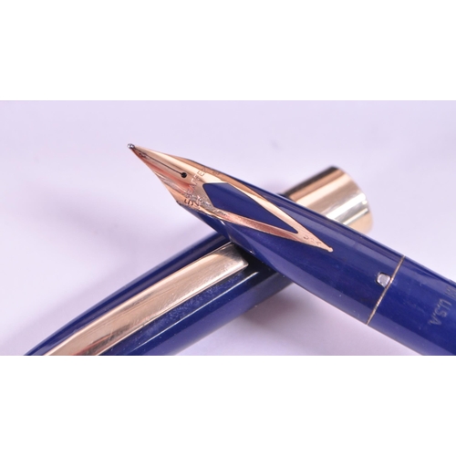 286 - Sheaffer's, USA - A vintage 20th century fountain writing pen. With branded box, 14ct gold nib in a ... 