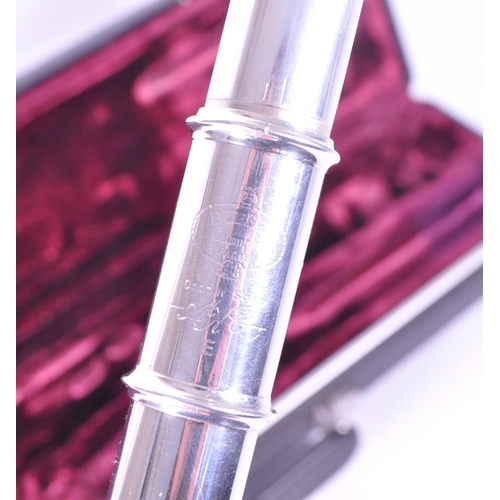 407 - Buffet Crampon - A vintage 20th century Buffet Crampon Paris Cooper flute. The flute housed in fitte... 