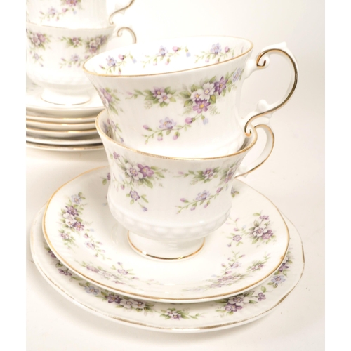 142 - Elizabeth Chantilly - 20th century bone china tea service. Comprised of twelve tea cups, milk jug, s... 