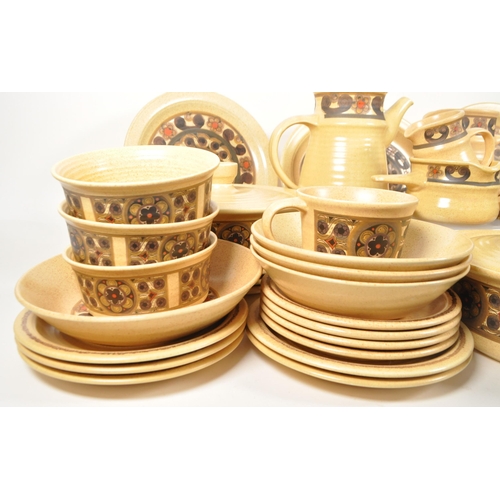 145 - J & G Meakin - Late 20th century vintage pottery dinner service in the Aquarius pattern. Includi... 