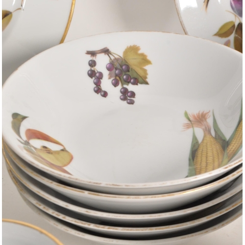 167 - Royal Worcester - Evesham Pattern - A collection of oven to table ceramic dinner service. Including ... 