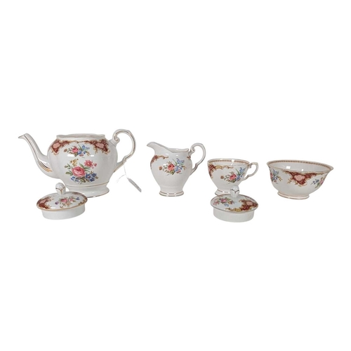 116 - Tuscan, England - Windsor Pattern - A vintage 20th century fine bone china tea service. Including su... 