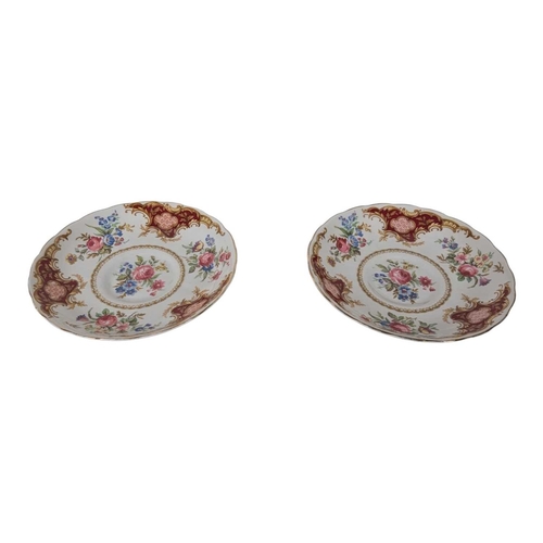 116 - Tuscan, England - Windsor Pattern - A vintage 20th century fine bone china tea service. Including su... 
