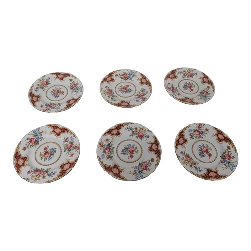 116 - Tuscan, England - Windsor Pattern - A vintage 20th century fine bone china tea service. Including su... 