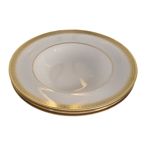 20 - Royal Doulton - Late 20th century bone china part dinner service in the Clarendon pattern H4993. To ... 