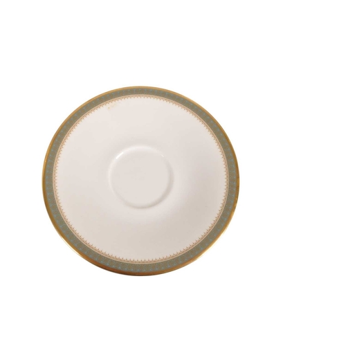 20 - Royal Doulton - Late 20th century bone china part dinner service in the Clarendon pattern H4993. To ... 