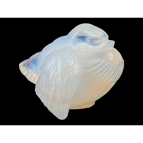 21 - A pair of French Sabino 1920s art deco opalescent bird figures. One depicted with wings extended and... 