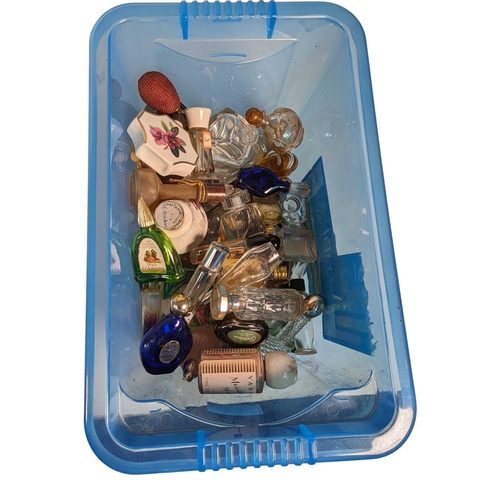 25 - Large collection of late 20th / 21st century miniature perfume bottles. To include brands such as Ni... 