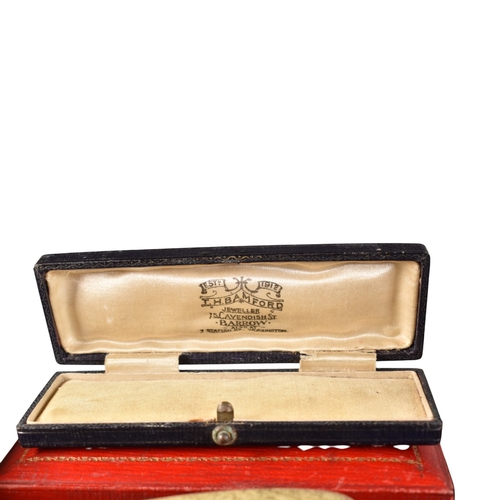 92 - An assortment of jewellery boxes. The watches to include ring boxes, watch boxes, and leather boxes,... 