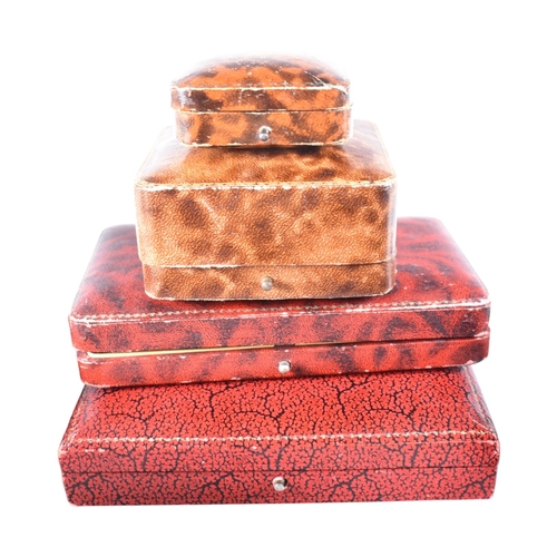 92 - An assortment of jewellery boxes. The watches to include ring boxes, watch boxes, and leather boxes,... 