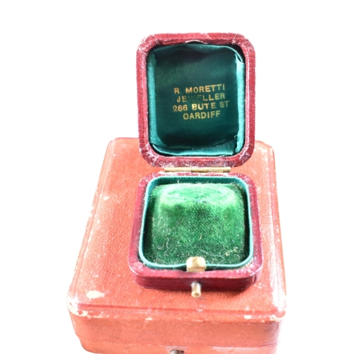 92 - An assortment of jewellery boxes. The watches to include ring boxes, watch boxes, and leather boxes,... 