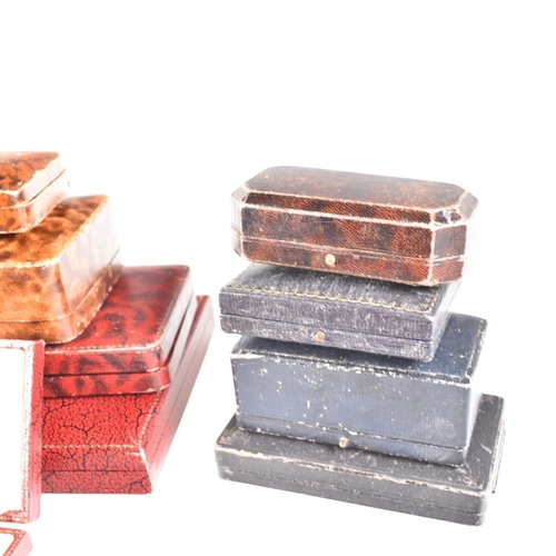 92 - An assortment of jewellery boxes. The watches to include ring boxes, watch boxes, and leather boxes,... 