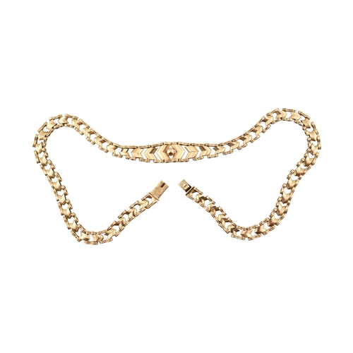 95 - A hallmarked 9ct gold fancy link collar necklace. Hallmarked London. Makers mark NK.Weight 17.2g. Me... 