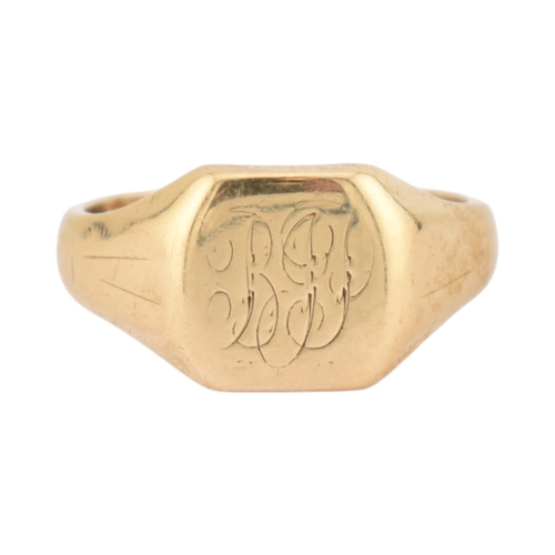 196 - A hallmarked 9ct gold gentleman's signet ring. Hallmarked Birmingham, Sponsors mark VB. Weight 7.2g.... 