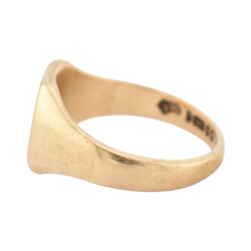 196 - A hallmarked 9ct gold gentleman's signet ring. Hallmarked Birmingham, Sponsors mark VB. Weight 7.2g.... 