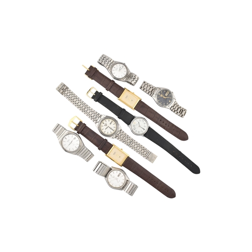 218 - A collection of Seiko wristwatches to include Seiko Quartz, 2 Automatic Seiko 5, Seiko 5 with black ... 