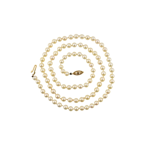 316 - A hallmarked 9ct gold and cultured pearl necklace. The necklace with ball clasp. Import hallmarked f... 