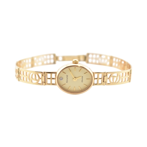 325 - A hallmarked 9ct gold Accurist ladies wristwatch. Set on a hallmarked 9ct pierced linked strap. Hall... 