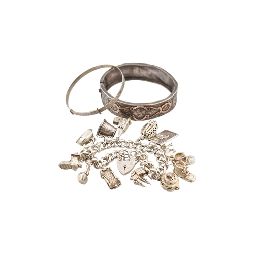 333 - A collection of silver jewellery to include a Victorian hallmarked silver bangle. Hallmarked Birming... 