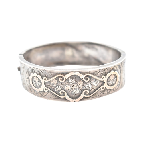 333 - A collection of silver jewellery to include a Victorian hallmarked silver bangle. Hallmarked Birming... 