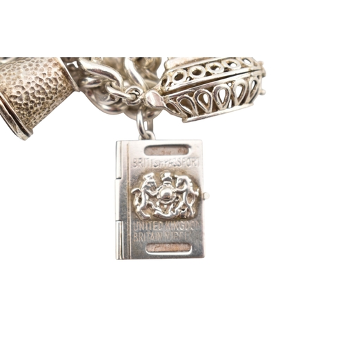 333 - A collection of silver jewellery to include a Victorian hallmarked silver bangle. Hallmarked Birming... 