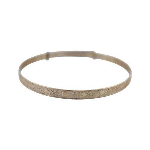 333 - A collection of silver jewellery to include a Victorian hallmarked silver bangle. Hallmarked Birming... 