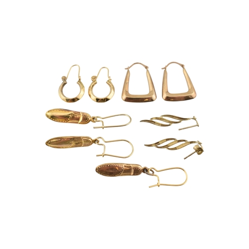 343 - An assortment of 9ct gold earrings. To include shoe pendant earrings, hallmarked London. Two feather... 