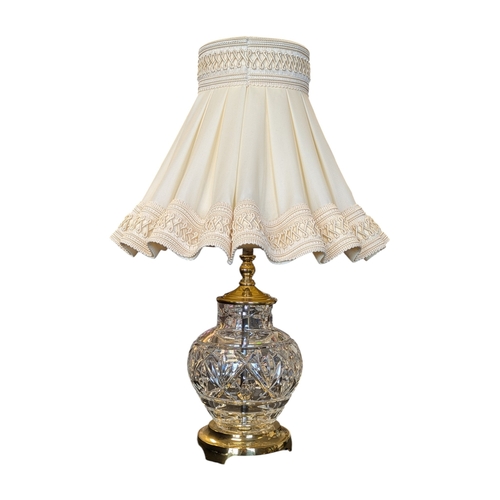 73 - Waterford Crystal - A vintage 20th century Waterford Crystal Kent Accent pattern table lamp having a... 
