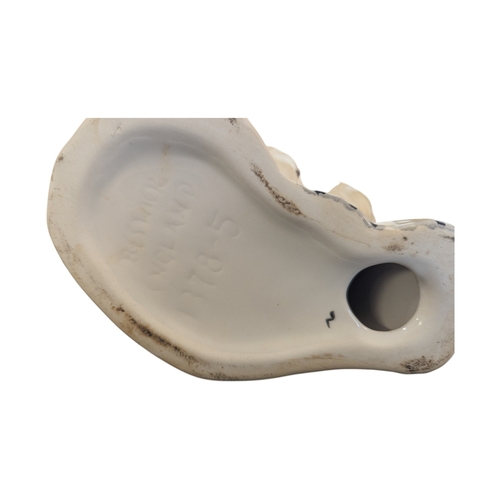 93 - Collection of six 20th century vintage ceramic Staffordshire dogs. Comprising of three pairs, includ... 