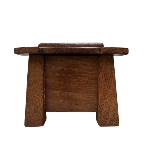 139 - An Arts & Crafts early 20th century walnut jewellery casket box in the form of a coffer chest. A... 