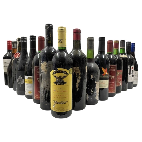 190 - A collection of sixteen Australian, Argentinian, New Zealand, USA and Continental red wine bottles. ... 