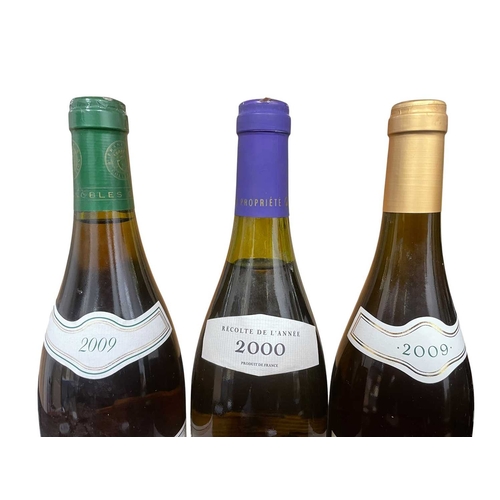 191 - An assortment of three French Chablis white wine bottles. To include a 2000 Chablis Grand Cru Grenou... 
