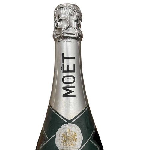 193 - A Moet & Chandon 1977 The Queen's Silver Jubilee Cuvee champagne bottle. Epernay, France. Seals ... 